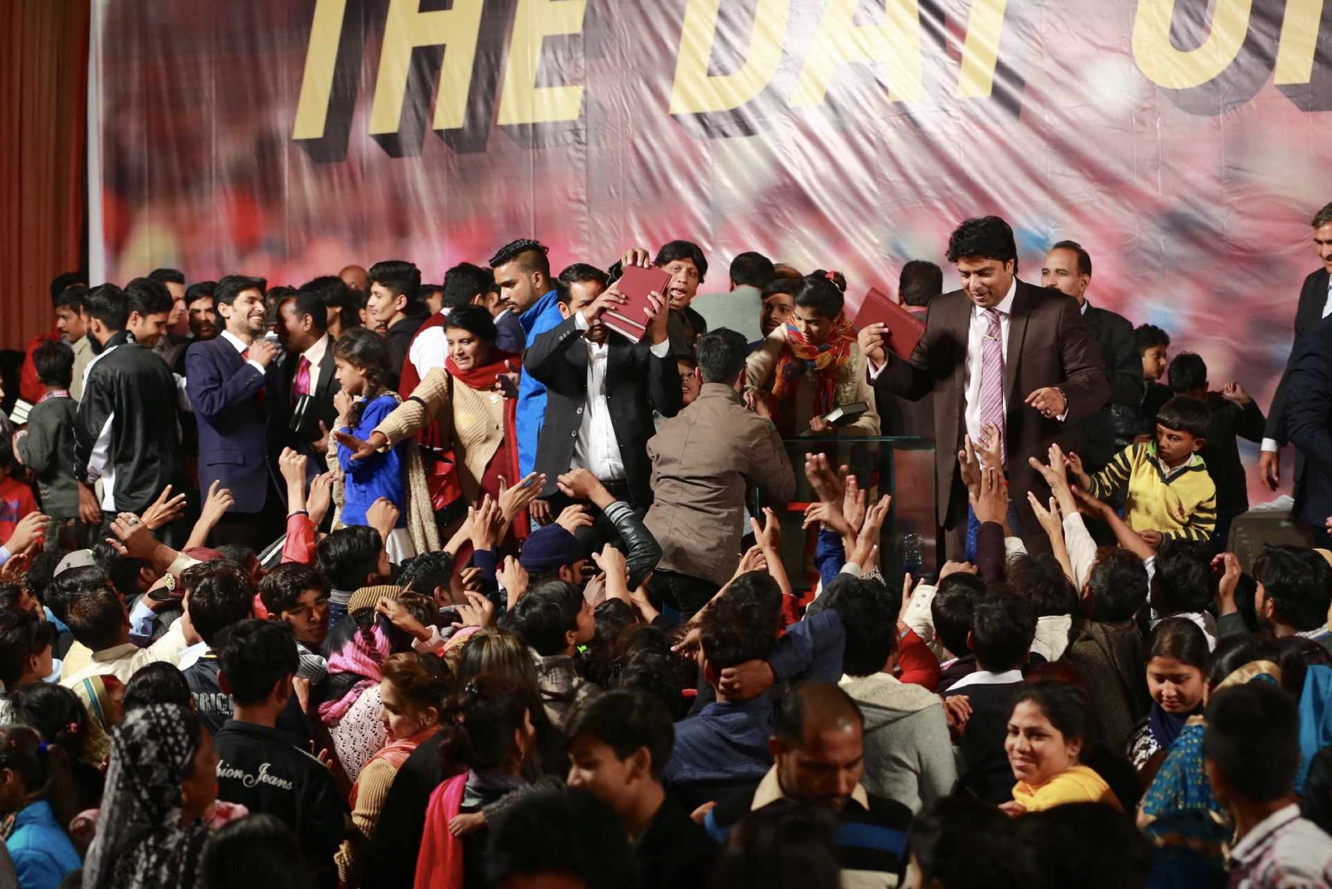 Free Urdu Bibles Distribution Pakistan - Good Samaritan Ministries